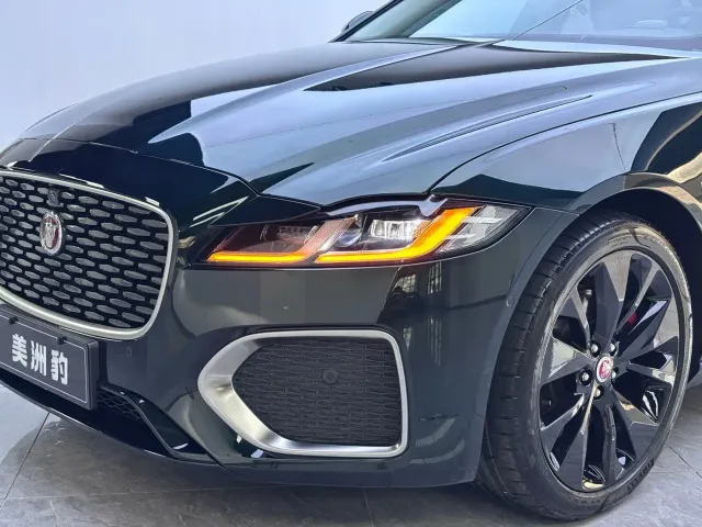 Jaguar XFL — Фото автомобиля 5