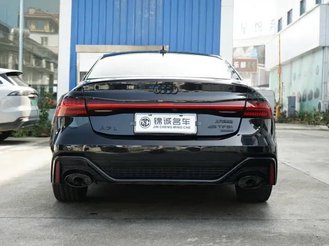 Audi A7L — Фото автомобиля 8