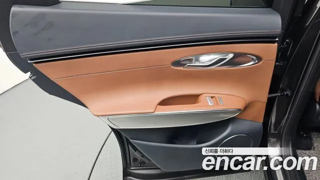 Genesis GV70 — Фото автомобиля 25