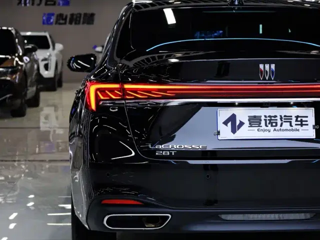 Buick LaCrosse — Фото автомобиля 8