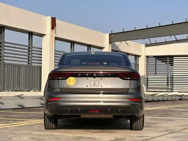 Geely Emgrand — Фото автомобиля 5