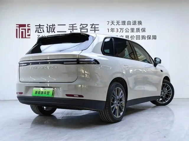 Leapmotor C10 — Фото автомобиля 5