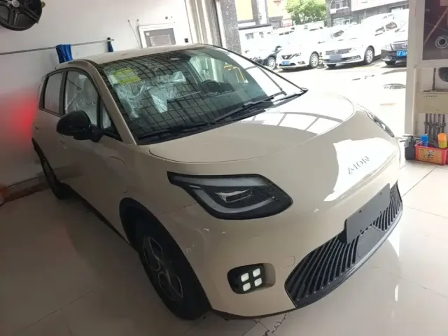 GAC Aion UT — Фото автомобиля 3