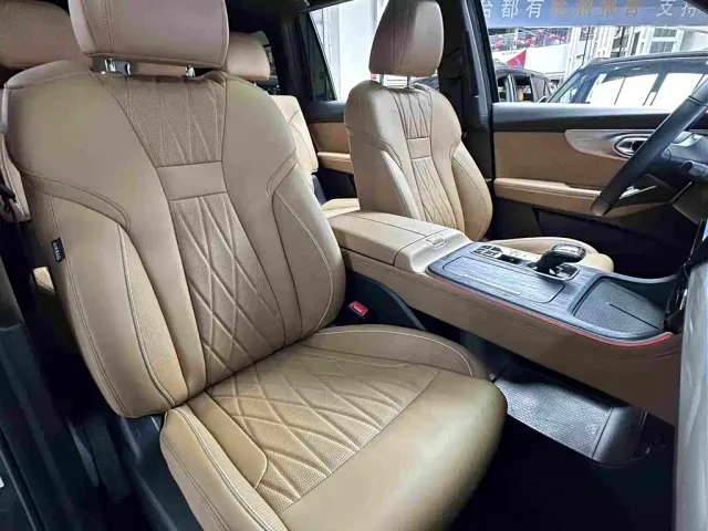 GAC Trumpchi GS8 — Фото автомобиля 28