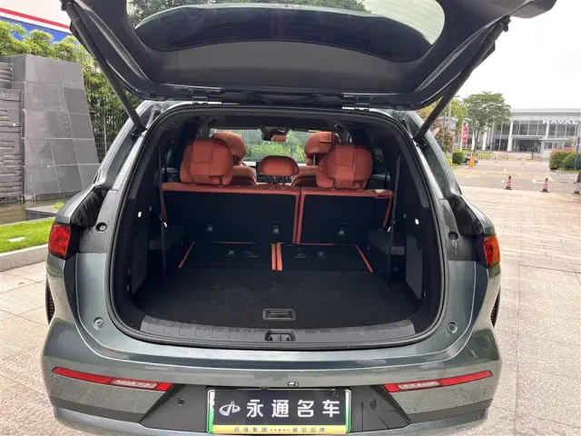 BYD Tang L — Фото автомобиля 16