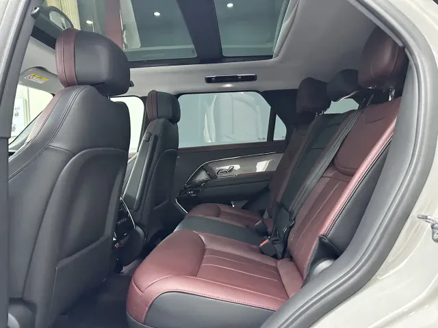 Land Rover Range Rover Sport — Фото автомобиля 10