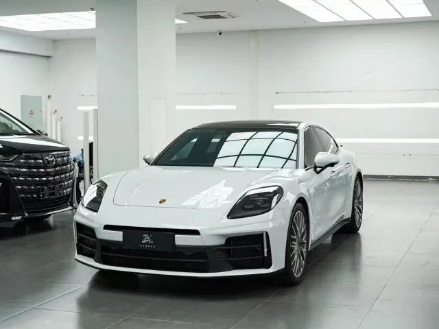 Фотография автомобиля — Porsche Panamera