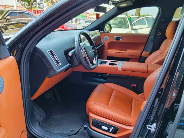 Li Auto L7 — Фото автомобиля 5