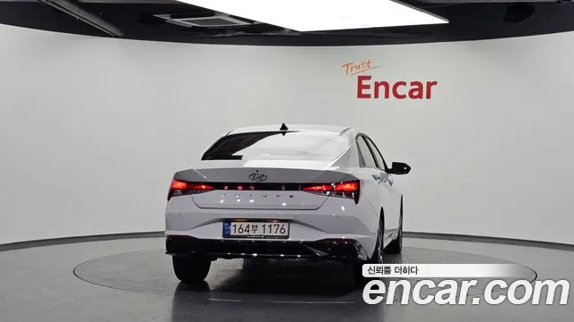 Hyundai AVANTE Avante (CN7) — Фото автомобиля 4
