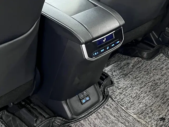 Toyota Highlander — Фото автомобиля 22