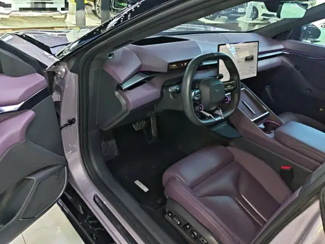 Xpeng P7 — Фото автомобиля 15