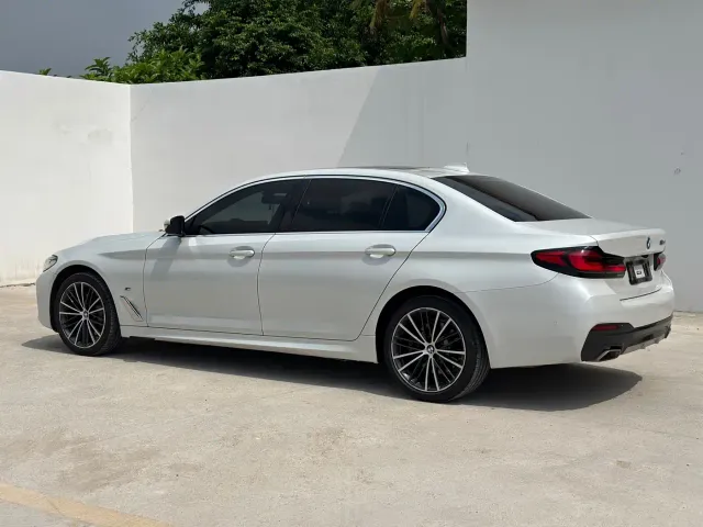 BMW 5 Series — Фото автомобиля 19