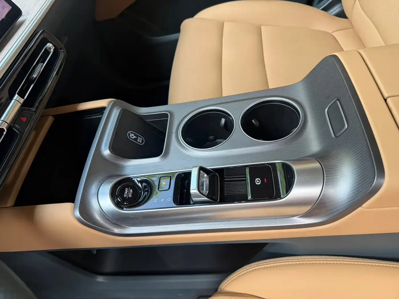 GAC Trumpchi Trumpchi E8 2024 Glory Series 2.0L Glory Edition — Фото автомобиля 24