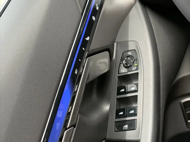 BMW i5 — Фото автомобиля 15