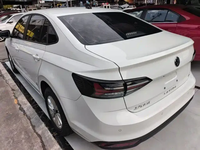 Volkswagen Lavida — Фото автомобиля 4