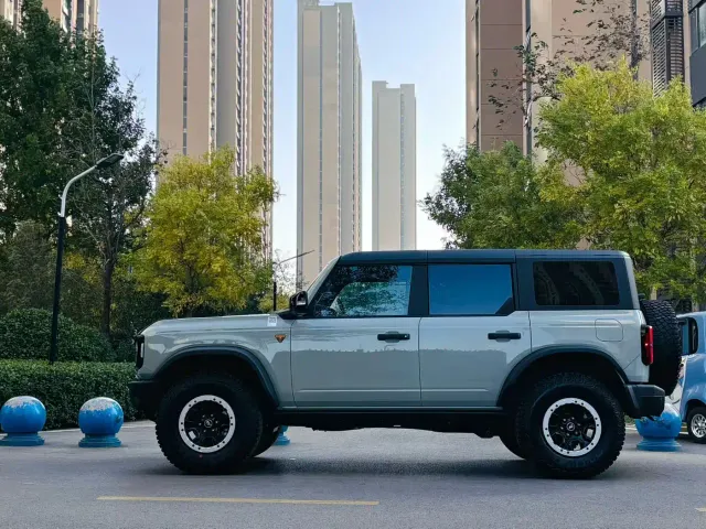 Ford Bronco — Фото автомобиля 4
