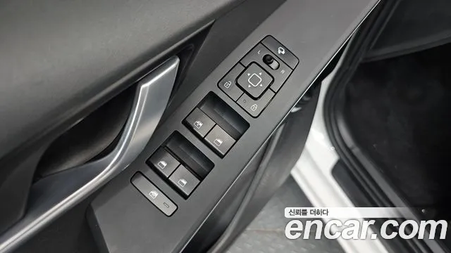 Kia Niro — Фото автомобиля 25