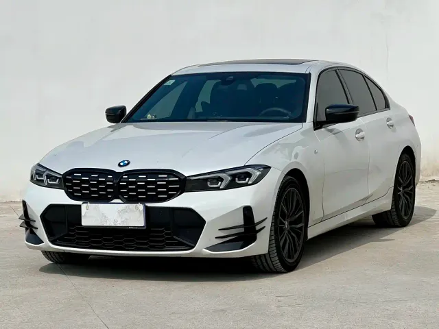 Фотография автомобиля — BMW 3 Series