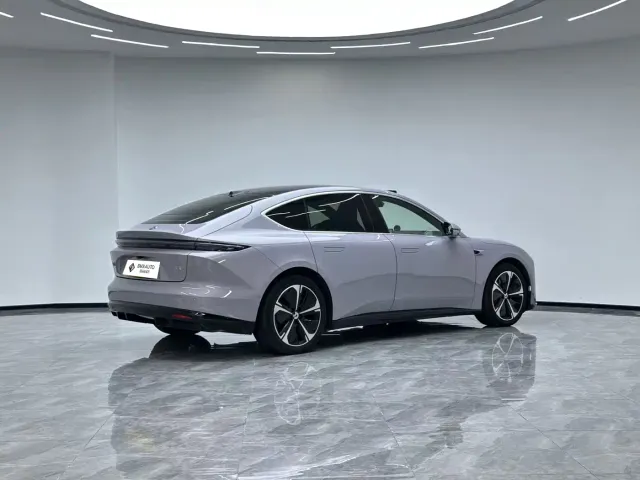 Nio ET5 — Фото автомобиля 3