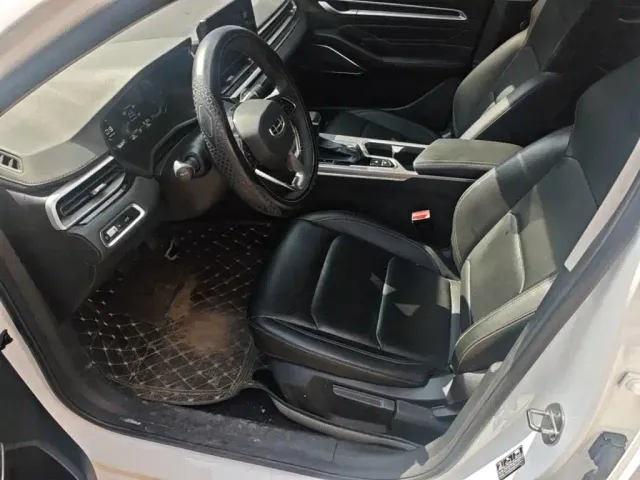 Geely Emgrand — Фото автомобиля 14