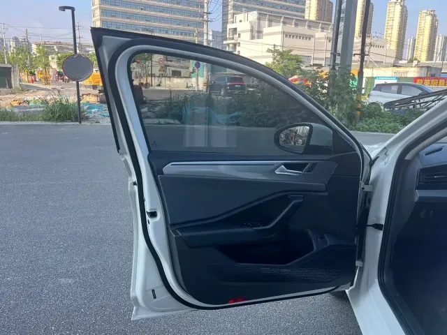 Volkswagen Sagitar 2024 300TSI DSG Flying Edition — Фото автомобиля 14
