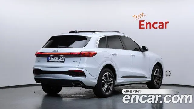Audi Q5 40 TFSI quattro Advanced — Фото автомобиля 2