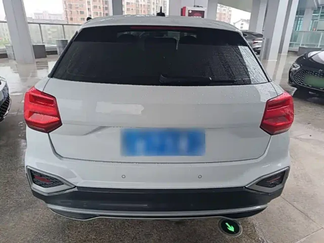 Audi Q2L — Фото автомобиля 5