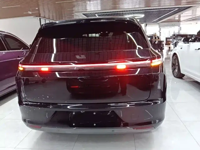 Li Auto L7 — Фото автомобиля 5