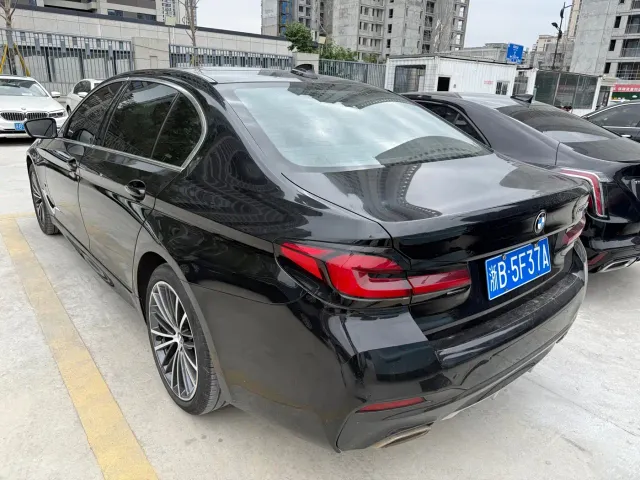 BMW 5 Series — Фото автомобиля 7