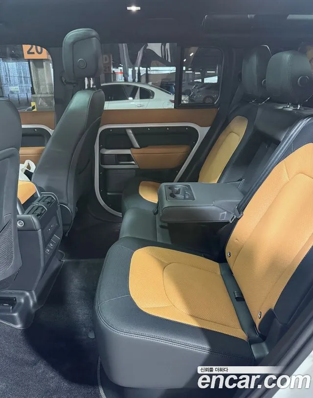 Land Rover Defender Defender (L663) 110 P300 X-Dynamic SE — Фото автомобиля 6