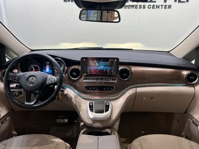 Mercedes-Benz V-Class — Фото автомобиля 9