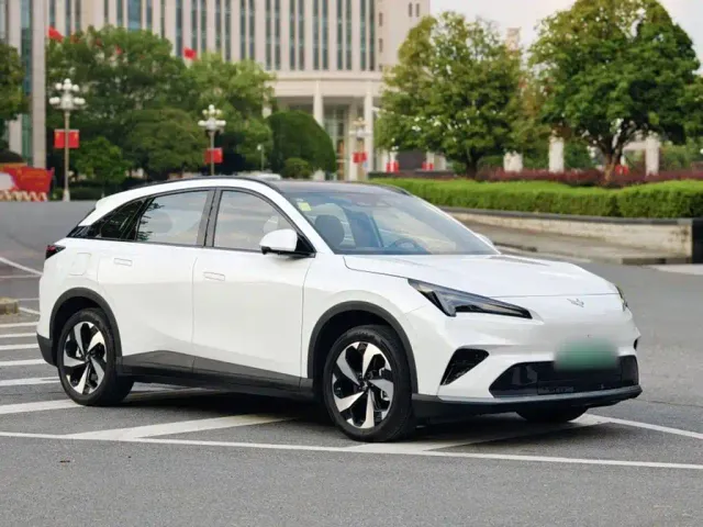 Arcfox Alpha T5 — Фото автомобиля 7