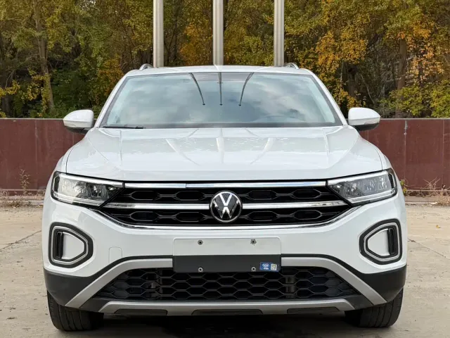 Volkswagen T-Roc — Фото автомобиля 2
