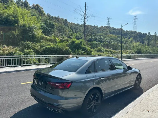 Audi A4L — Фото автомобиля 6