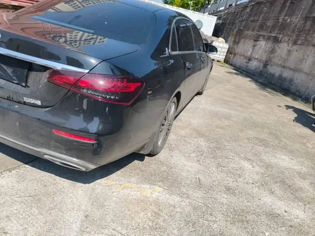Mercedes-Benz E-Class — Фото автомобиля 7