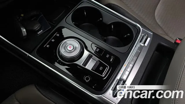 Kia Carnival Generation 4 — Фото автомобиля 11