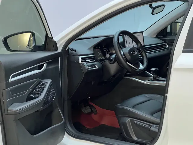Geely Emgrand — Фото автомобиля 8