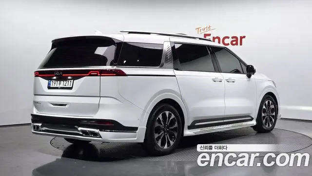 Kia Carnival Generation 4 — Фото автомобиля 2