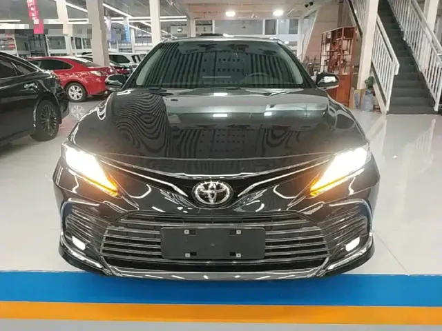Toyota Camry 2021 2.0G Luxury Edition — Фото автомобиля 2