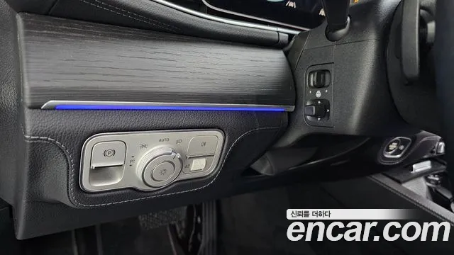 Mercedes-Benz GLE-Class — Фото автомобиля 12
