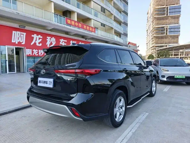 Toyota Highlander — Фото автомобиля 5