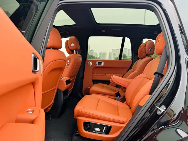 Li Auto L8 — Фото автомобиля 5