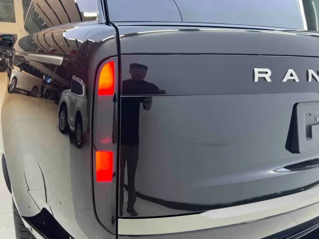 Land Rover Range Rover — Фото автомобиля 8