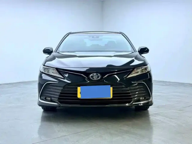Toyota Camry — Фото автомобиля 2