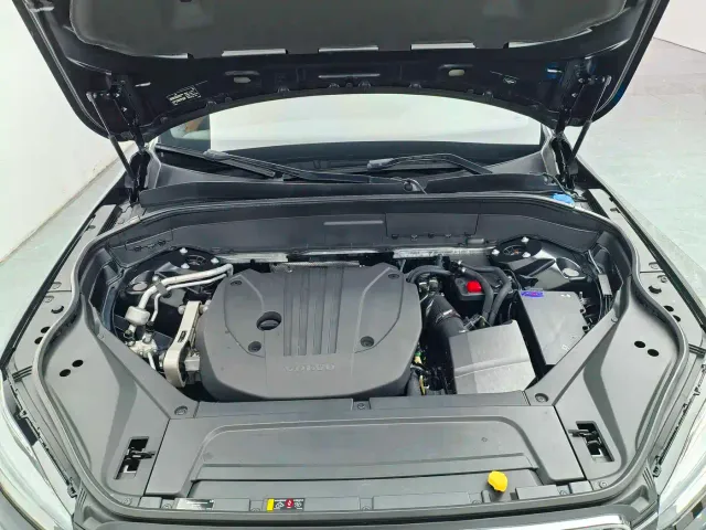 Volvo XC90 — Фото автомобиля 9