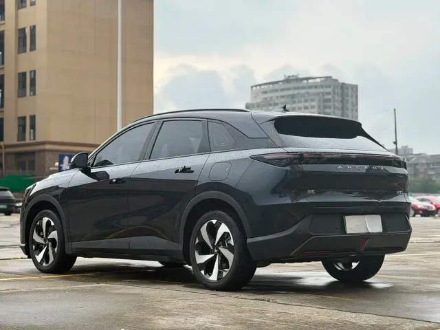 Arcfox Alpha T5 — Фото автомобиля 6