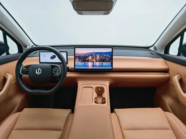 Leapmotor C16 — Фото автомобиля 5