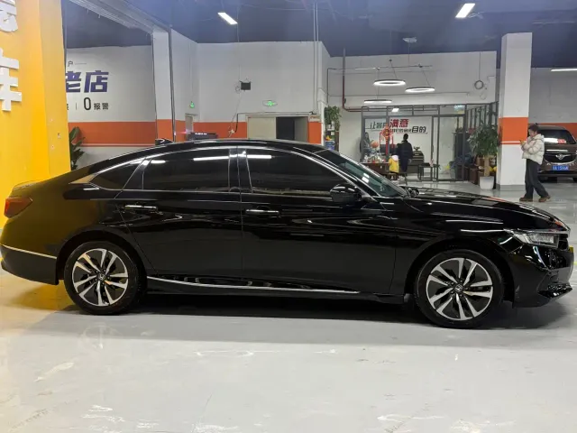 Honda Accord — Фото автомобиля 8