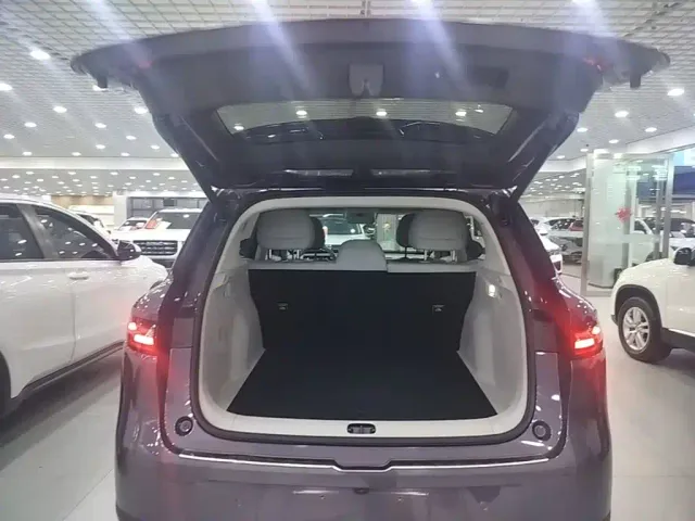 Leapmotor B10 — Фото автомобиля 18