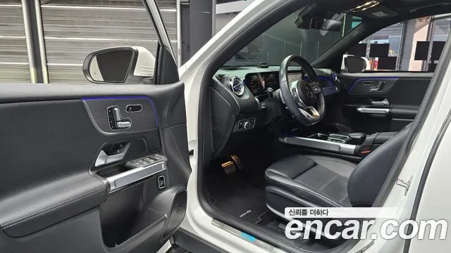 Mercedes-Benz EQB — Фото автомобиля 3